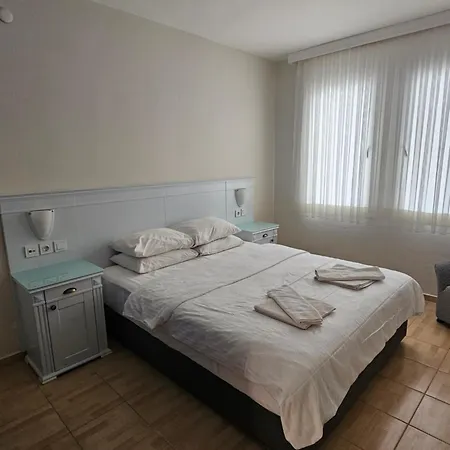 Cicek Aparthotel 3*