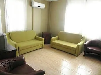 奇赛特公寓酒店 3* Çeşme