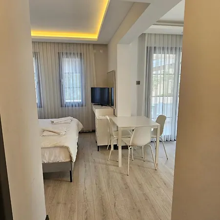 アパートホテル Cicek