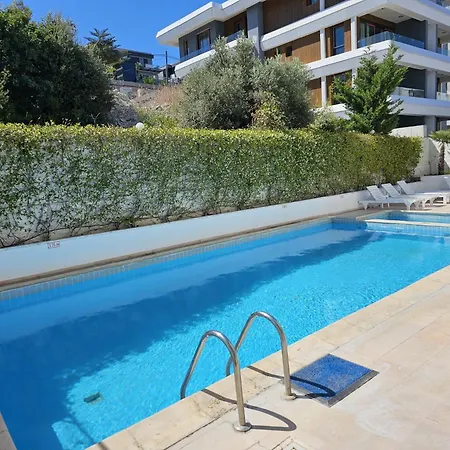 Aparthotel Cicek 3*