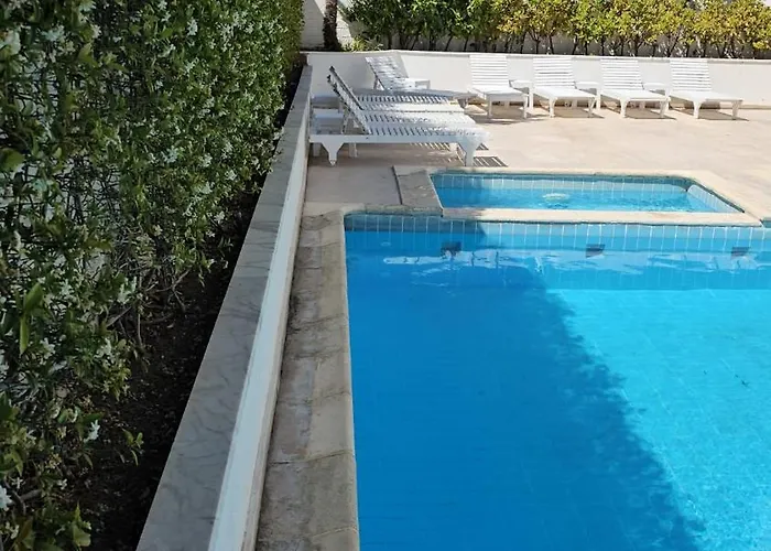 Cicek Apart Otel Çeşme